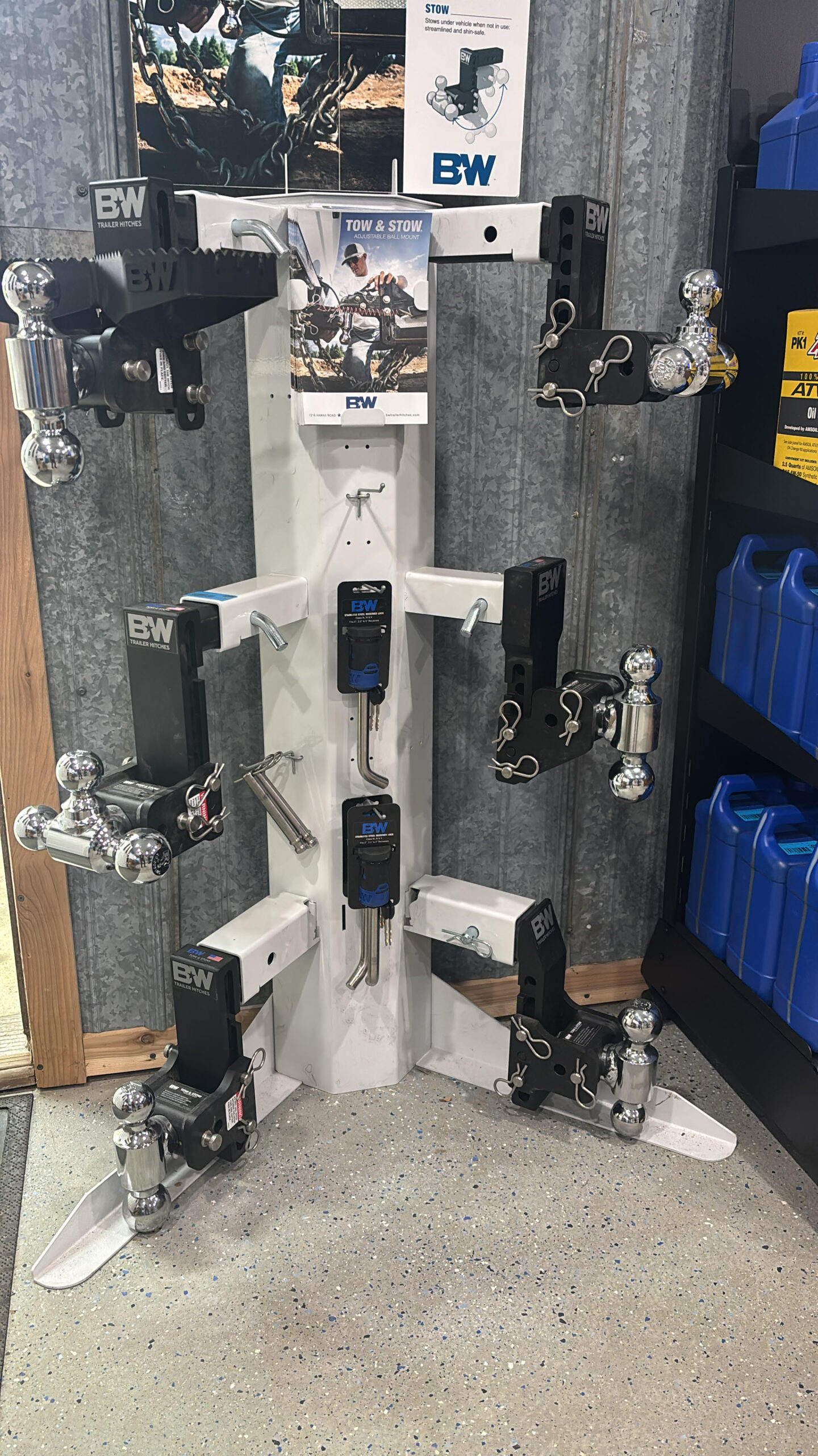 B&W Tow and Stow Hitches